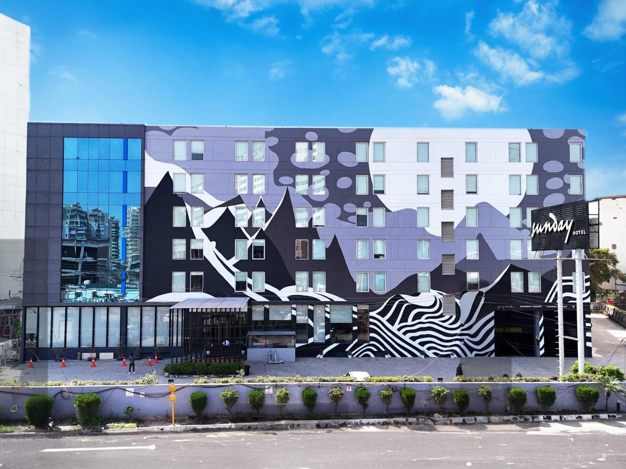 Sunday Hotel Chandigarh Zirakpur Extérieur photo